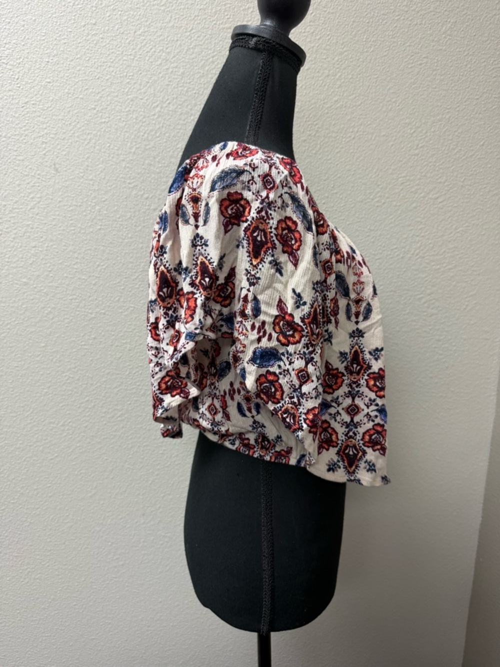 Living Doll Boho Floral Off Shoulder Top Medium Cream Brick Smocked Cute - Picture 6 of 11